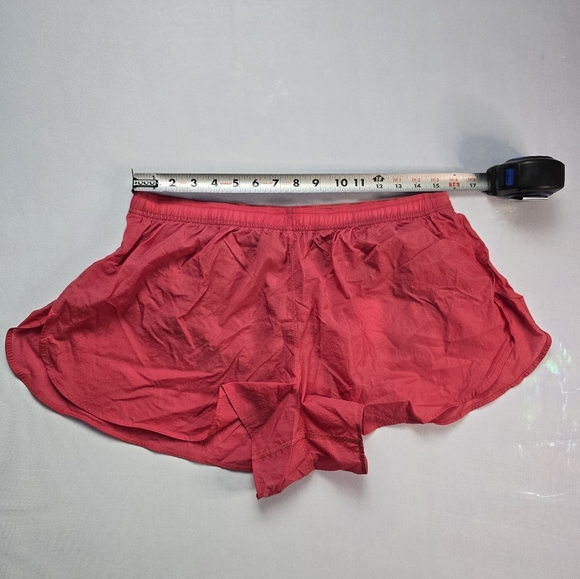 Lululemon Dolphin-Hem Mid-Rise Running Short 3" Desert Red - Picture 4 of 7